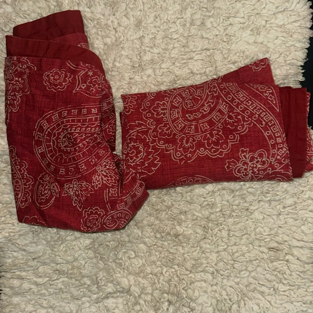Bedding. King Size Pillow Cases.